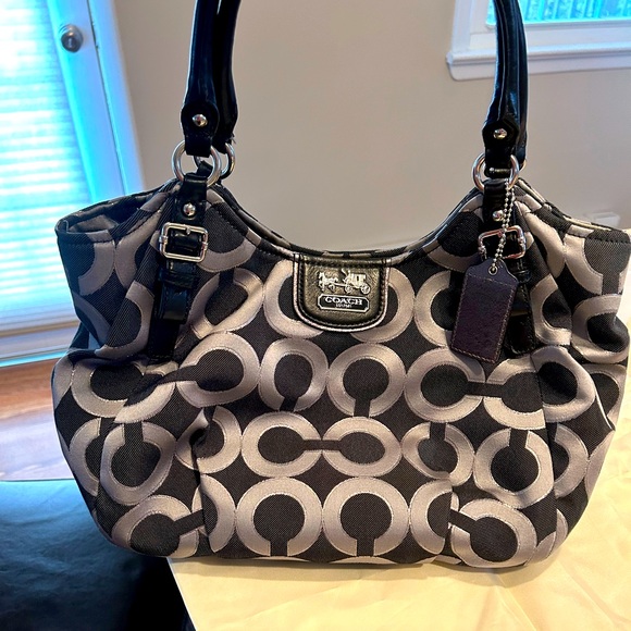 Coach | Bags | Coach Madison Collection Op Artsignature Maggie Like New ...